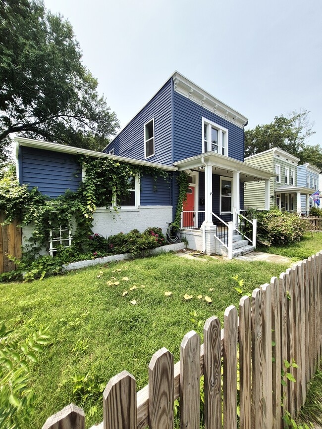 Building Photo - 711 Arnold Ave