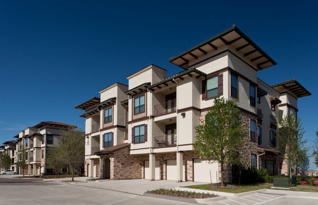 Amara Las Colinas