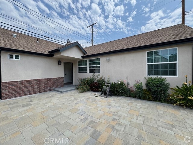 Building Photo - 434 N Beachwood Dr Rental