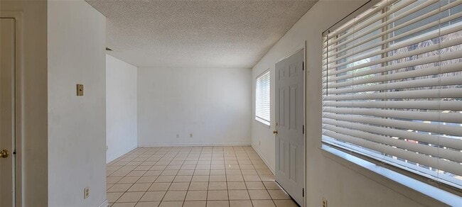 Photo - 530 W Hopkins St
