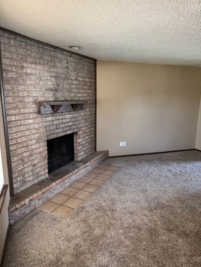 Building Photo - Cozy 2 Bedroom Duplex Central Norman Rental