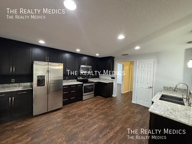 Photo - 1328 Karok St