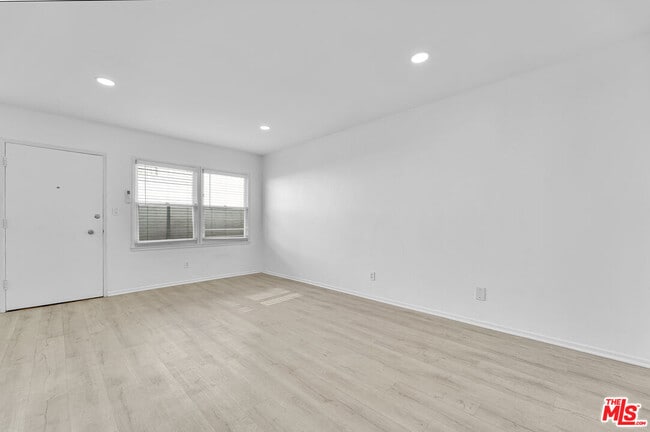 Photo - 926 N Spaulding Ave Unidad 3