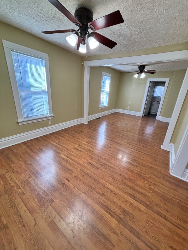 Photo - 645 Phillips St