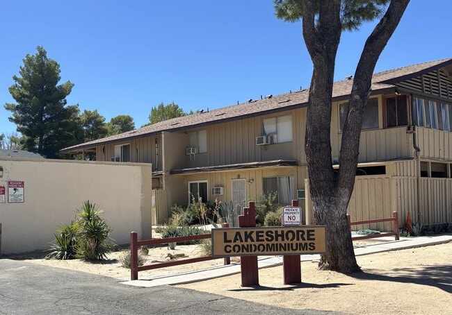 Building Photo - 21301 Lake Shore Dr Unit 21301 Lakeshore Dr. #8