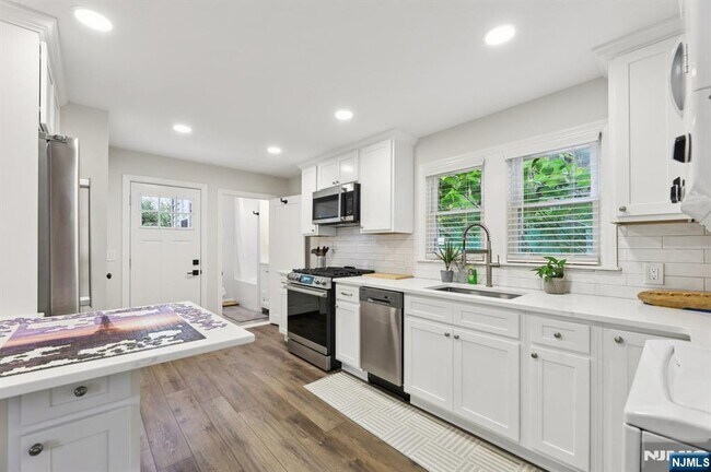 Photo - 567 S Broad St