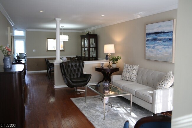 Building Photo - 18 Rosewood Ct