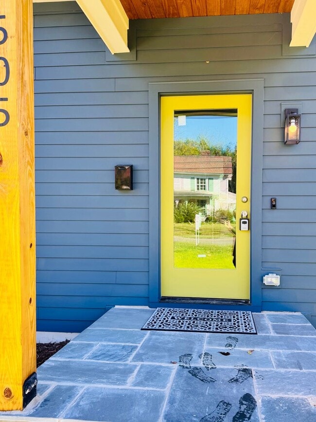 Photo - Beautiful New Build Downtown Oxford