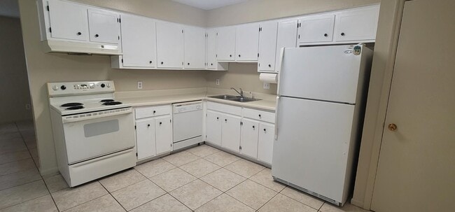 Photo - 8812 Pembroke Ct N