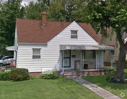 Building Photo - 3 bed 1 bath Rental