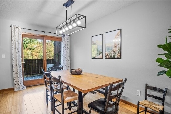 1207 Cambria Ct