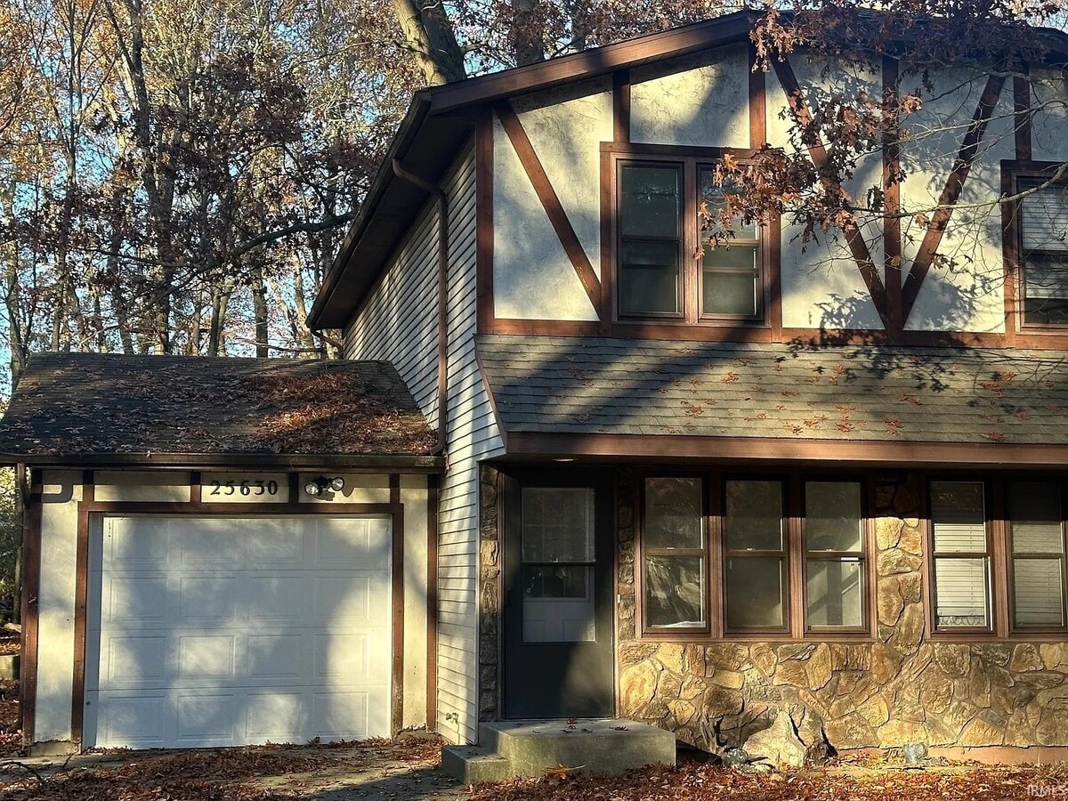 Photo - 25630 Thelmadale Dr House