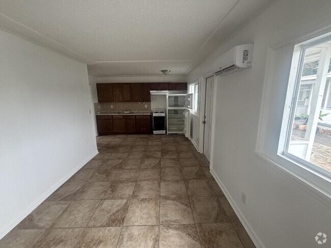 Building Photo - 1352 Alpha St Rental