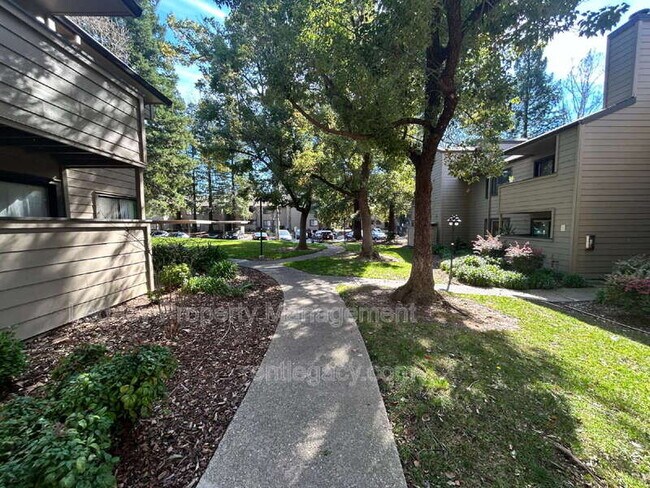 Photo - 3715 Tallyho Dr Unit Apt 14