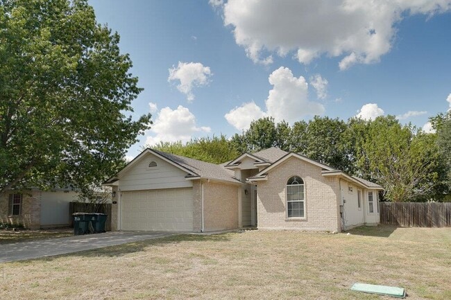 Photo - 402 Hickory Tree Dr