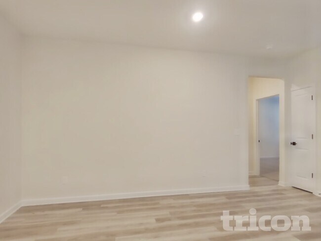 Photo - 617 Mountain Oaks Pkwy