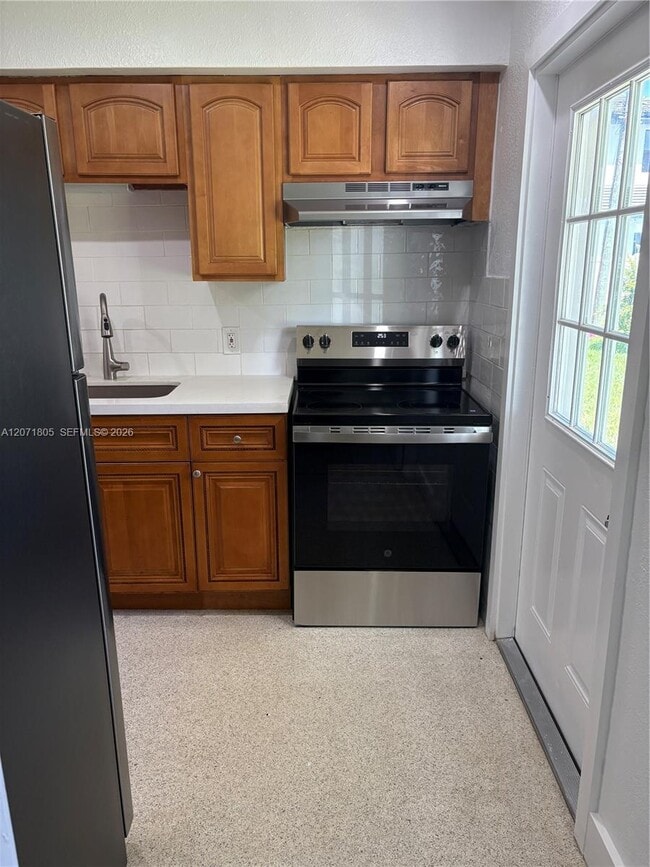 Photo - 5080 SW 26th Ave Unit 2