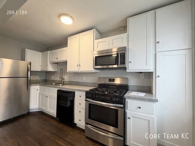 Photo - 217 E 46th St Unit 211-5E