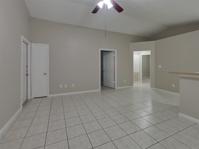 Photo - 3234 Kelling St