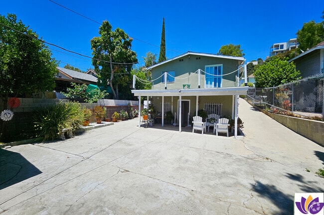 Building Photo - 1716 Grafton St Rental