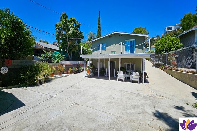 Building Photo - 1716 Grafton St Rental