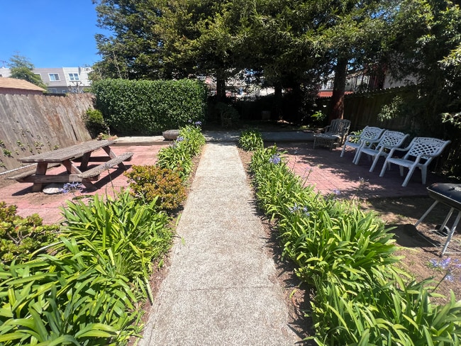 Photo - 185 Miriam St