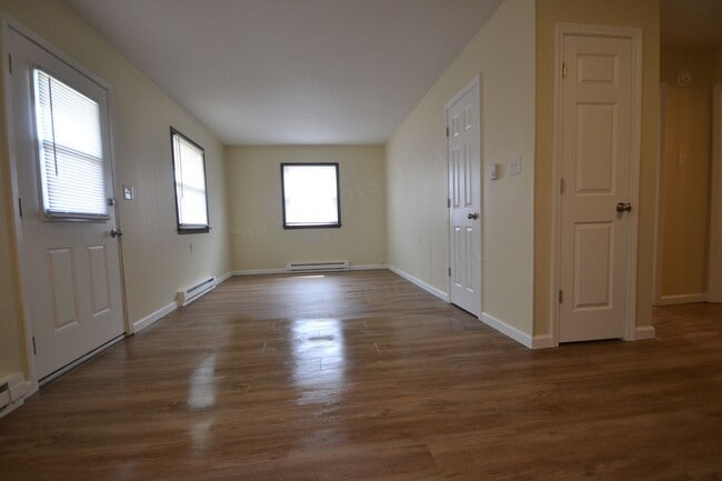 Building Photo - Cross Timbers Apartment Unit 6