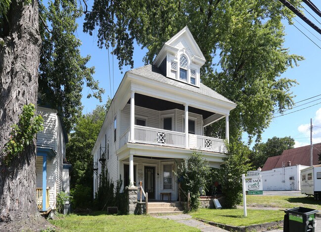 Photo - 1557 State St