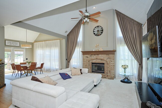 Photo - 26300 W Chatham Dr