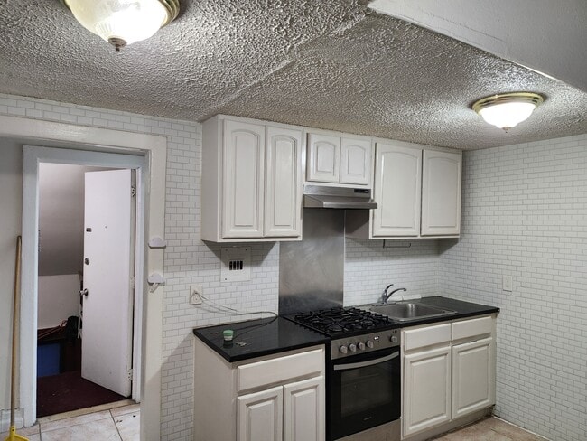 Kirchen - 455 Gregory Ave Unit 3