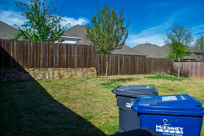 Photo - 1421 Baynes Dr