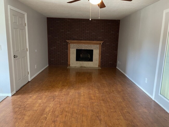 Photo - 4 Bedroom Home in Huber Heights
