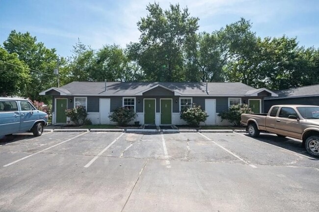 Building Photo - 413 Ewalt Ave Unit D3