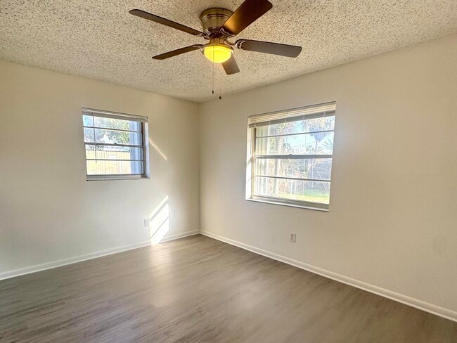 Photo - 3072 Martin Ave