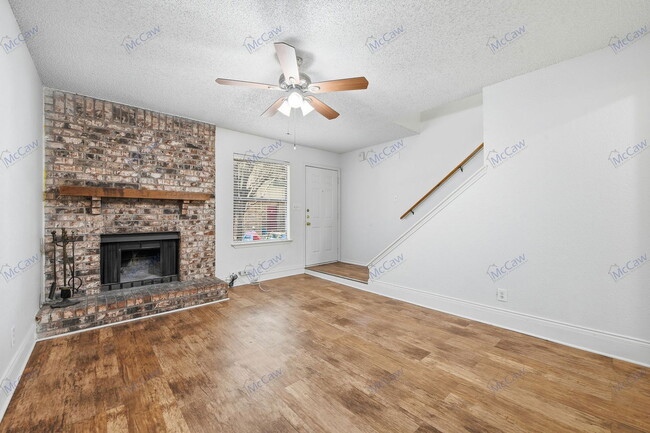 Photo - 800 Bluebonnet Dr