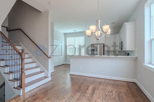 Photo - 850 W 20th St
