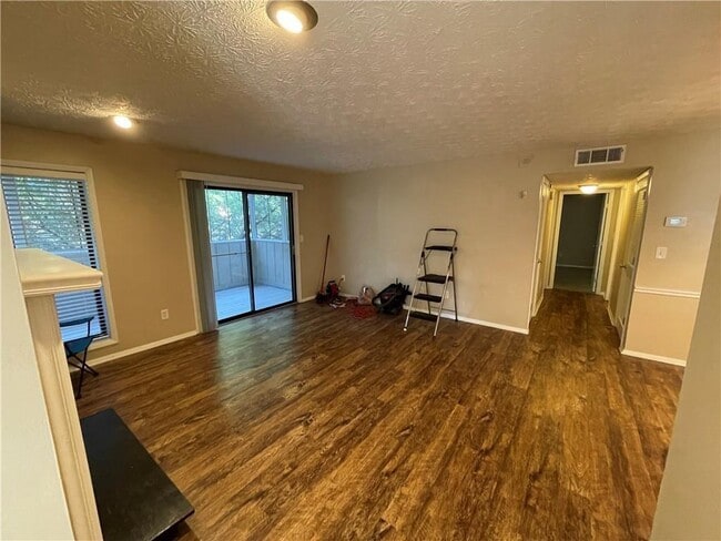 Photo - 803 Wynnes Ridge Cir SE