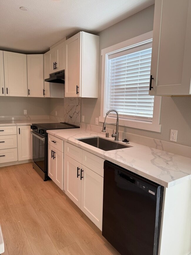 Photo - 644 Green St Unit A