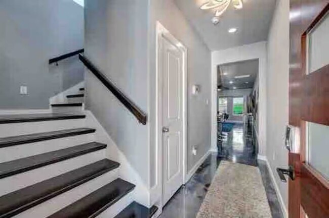 Photo - 7925 Brandon St