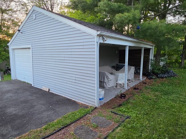 97 Bates St