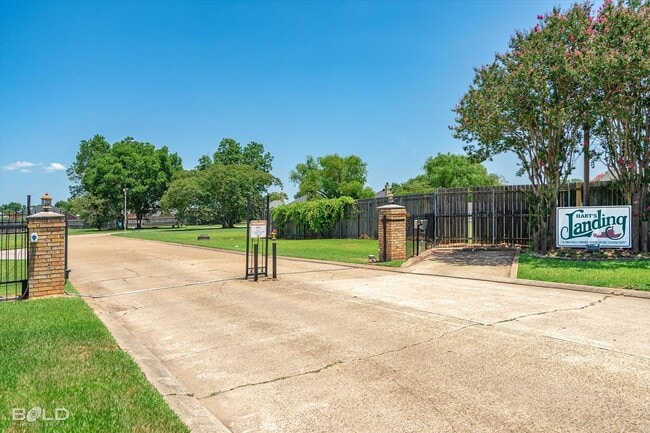 Photo - 2 Bedroom 2.5 Bath 2 Car Carport - town house