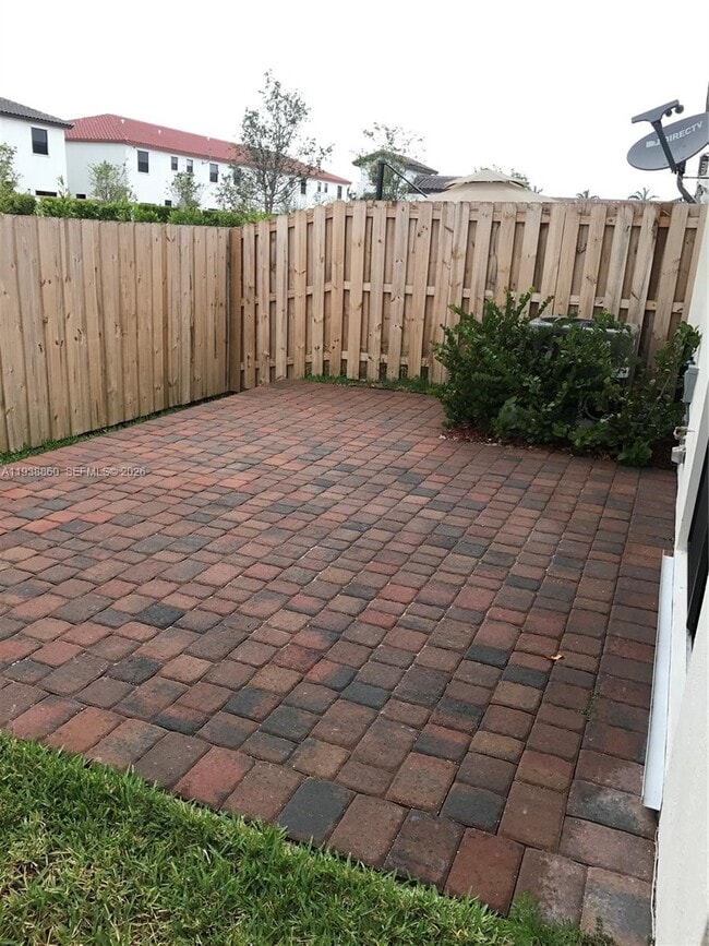 Photo - 8807 NW 103rd Ave