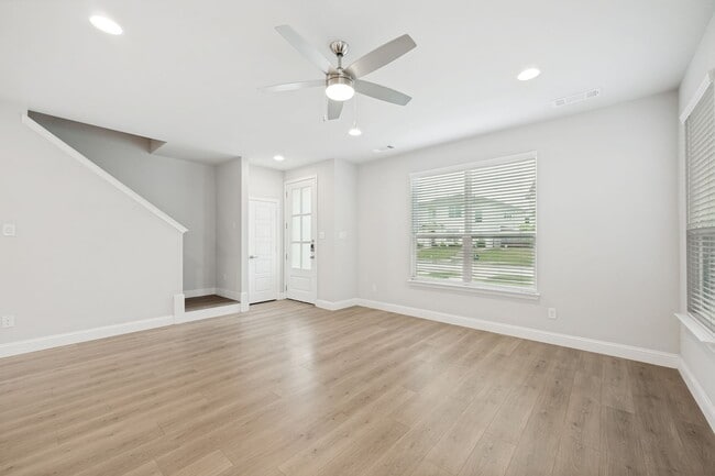 Photo - Modern 3 Bedroom, 2.5 Bath Townhome in a Gated Community for Lease!