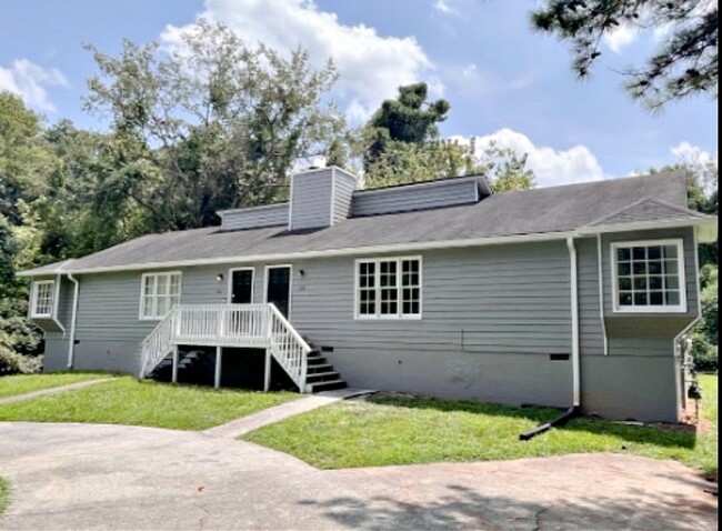 Charming 2 bedroom 2 bath Home! - Charming 2 bedroom 2 bath Home!