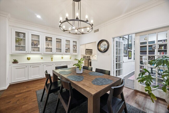 2220 Fulham Ct