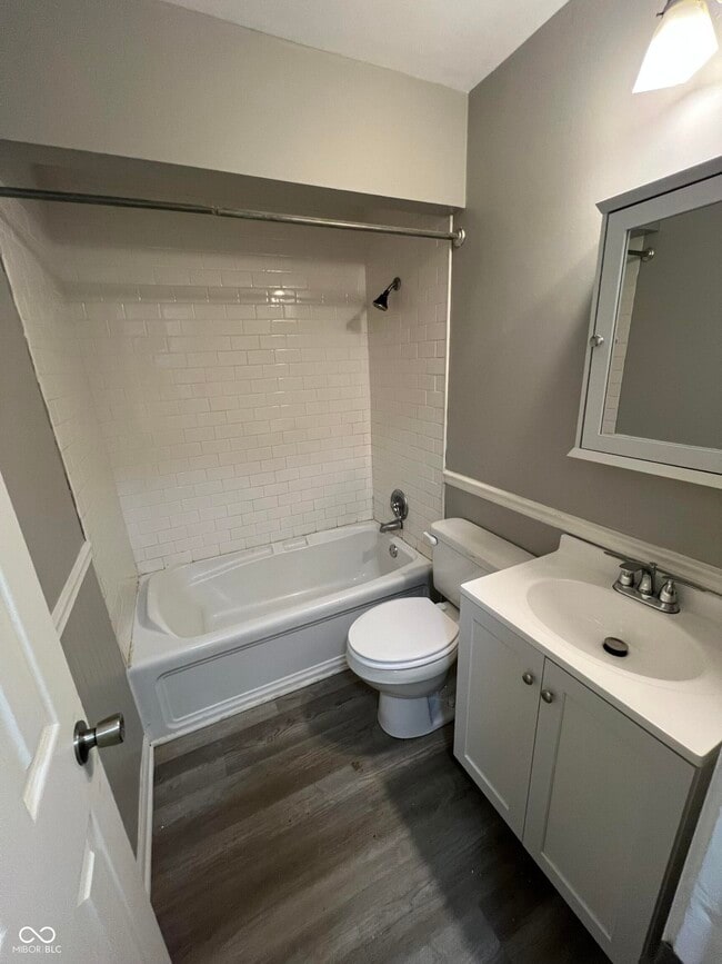 Photo - 223 Highwood Dr
