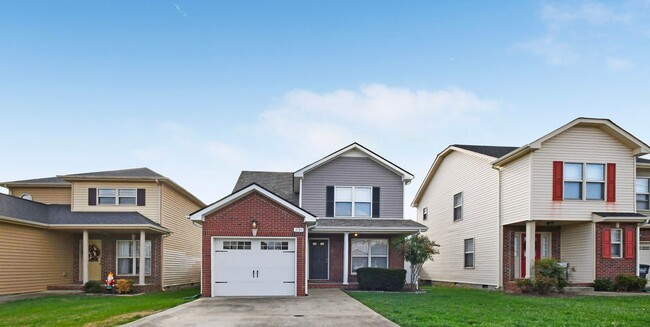 Building Photo - Pet Friendly Three Bedroom!