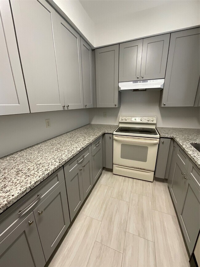 Photo - 3100 Walnut Bend Ln Unidad 113