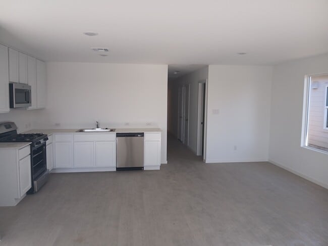 Photo - 732 Canyon Run