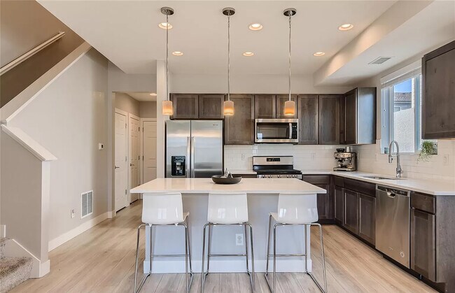 Photo - 16191 Warner Pl